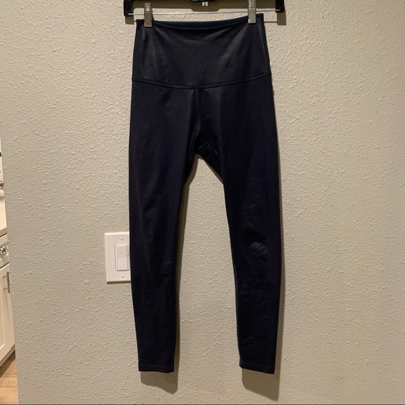 Beyond Yoga | Caught In The Midi π Sheen High Waist Navy Blue Legging - Picture 4 of 6